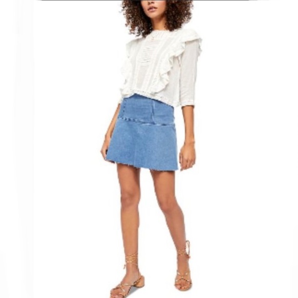 👋🎯NWOT FP We The Free Highlands Denim Mini Skirt Blue Size 4 - Picture 2 of 12